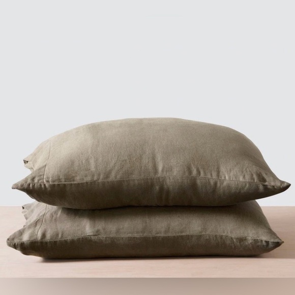 The Citizenry Other - The Citizenry STONEWASHED LINEN PILLOWCASES
Crafted in Portugal